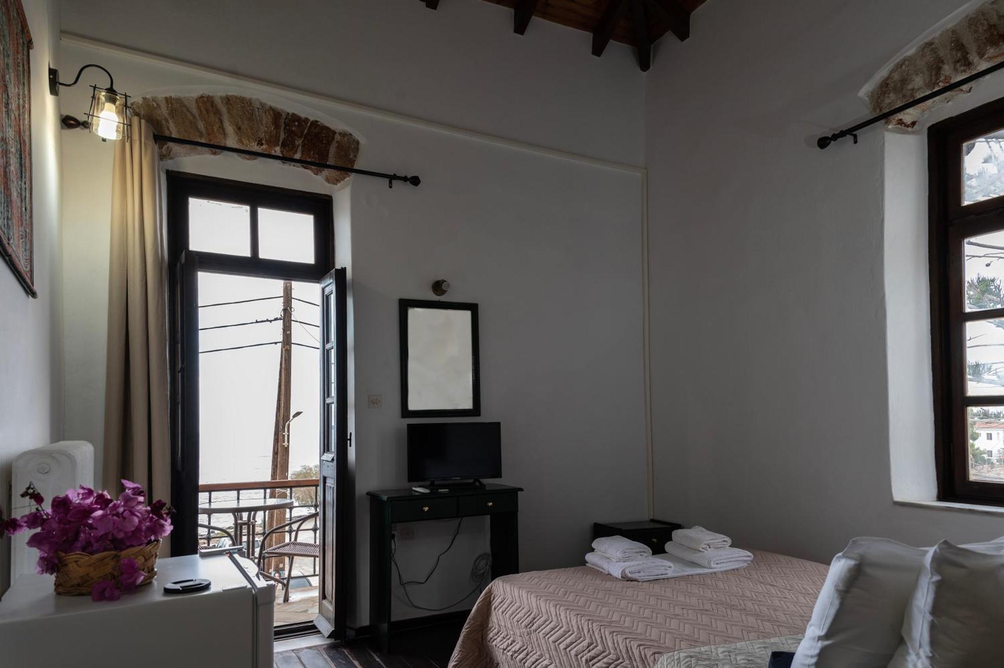 Belessi'S Mansion 1 Hotel Monemvasia Ngoại thất bức ảnh