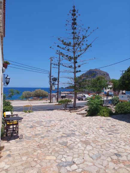 Belessi'S Mansion 1 Hotel Monemvasia Ngoại thất bức ảnh