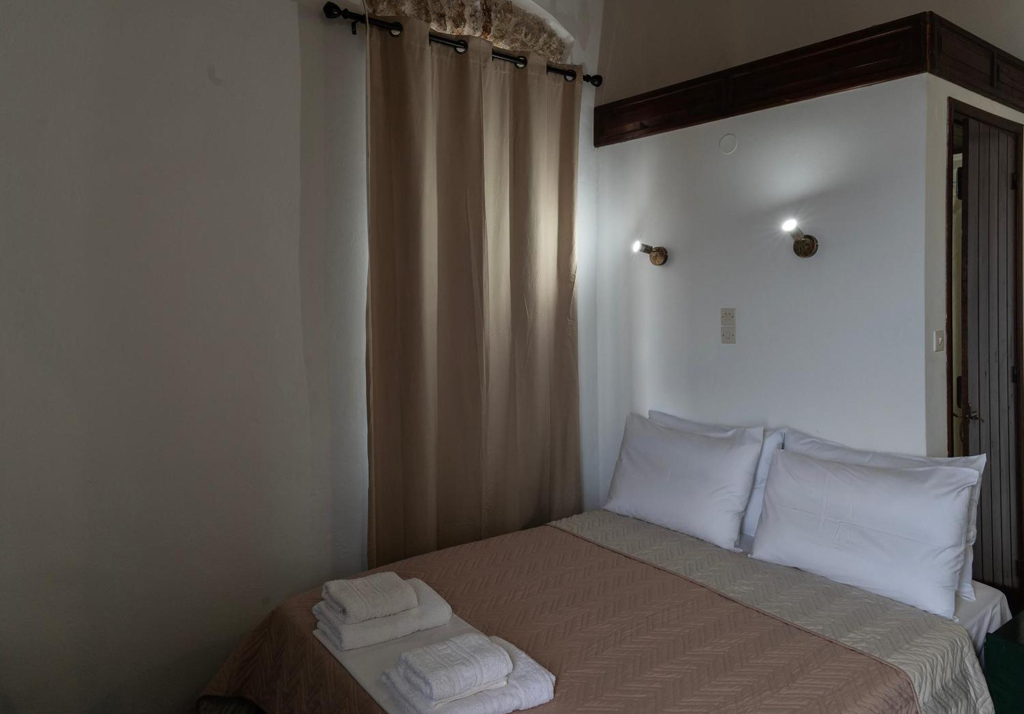 Belessi'S Mansion 1 Hotel Monemvasia Ngoại thất bức ảnh